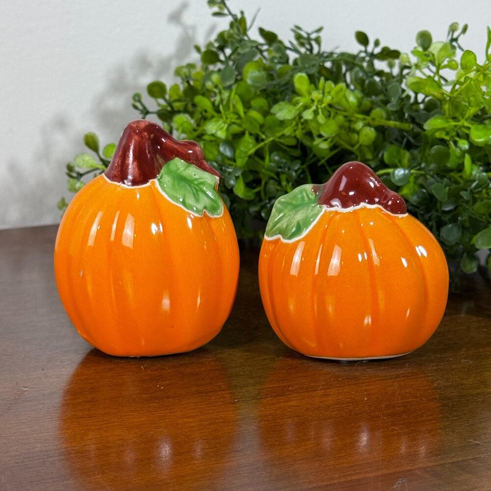 Ceramic Pumpkin Salt & Pepper Shaker Set NEW Fall Novelty